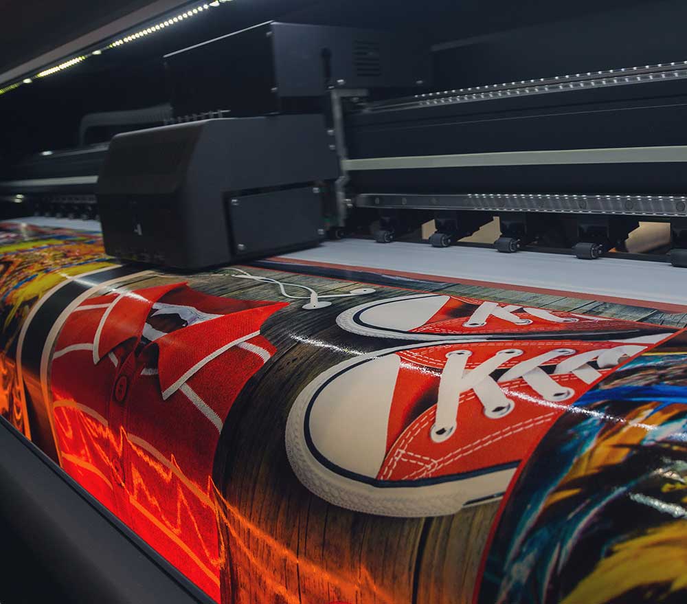 Image of 3M IJ35C vinyl material getting printed